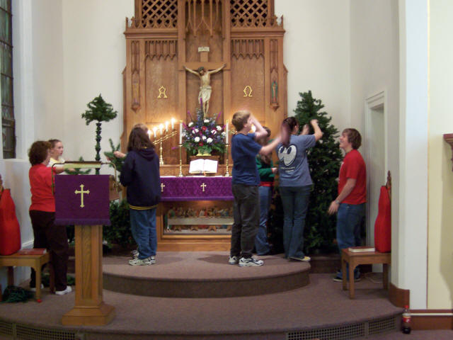 Teens & Tweens Decorating the church for Christmas 2005